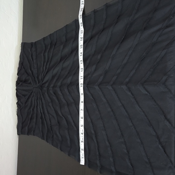 Tadashi Black Crepe Gown 100% Silk Figure-loving Draping Throughout Size 10 - Picture 13 of 14